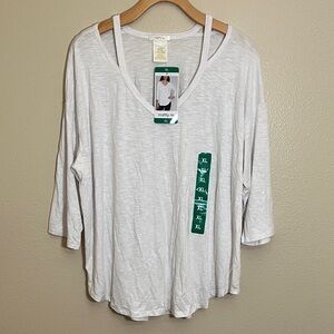 NWT Matty M White V-Neck Vellum Top
